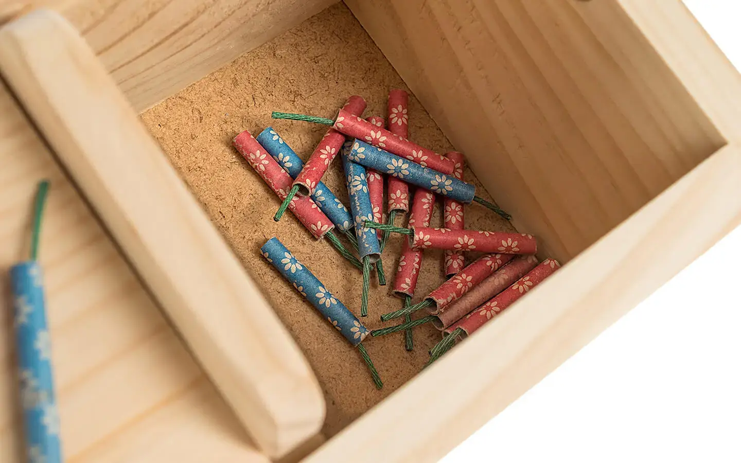 CAJA DE PETARDOS DE MADERA GRABADO LÁSER - Vista 4